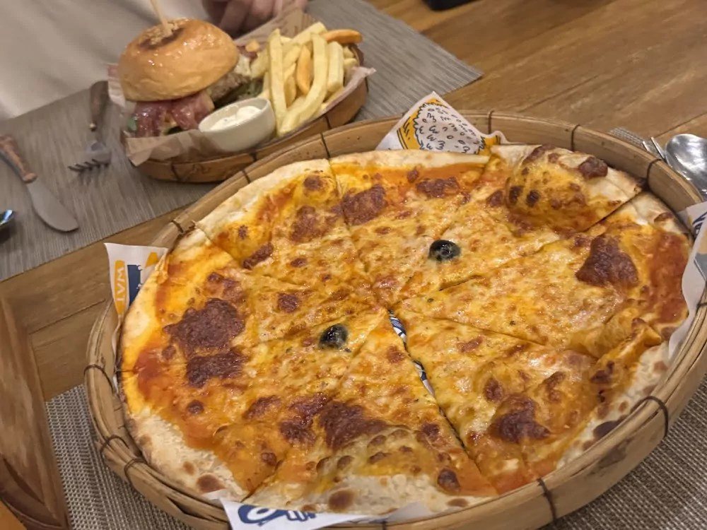 Pepperoni pizza